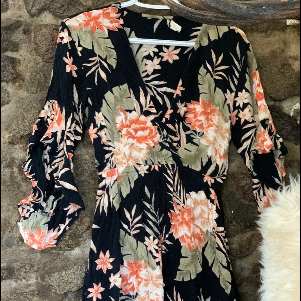 Billabong low cut dress